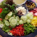 Vorarbeit für den gemischten  griechischer Salat