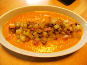  Kürbis Apfel Suppe mit Ingwer,Bratkartoffeln und Garnelen