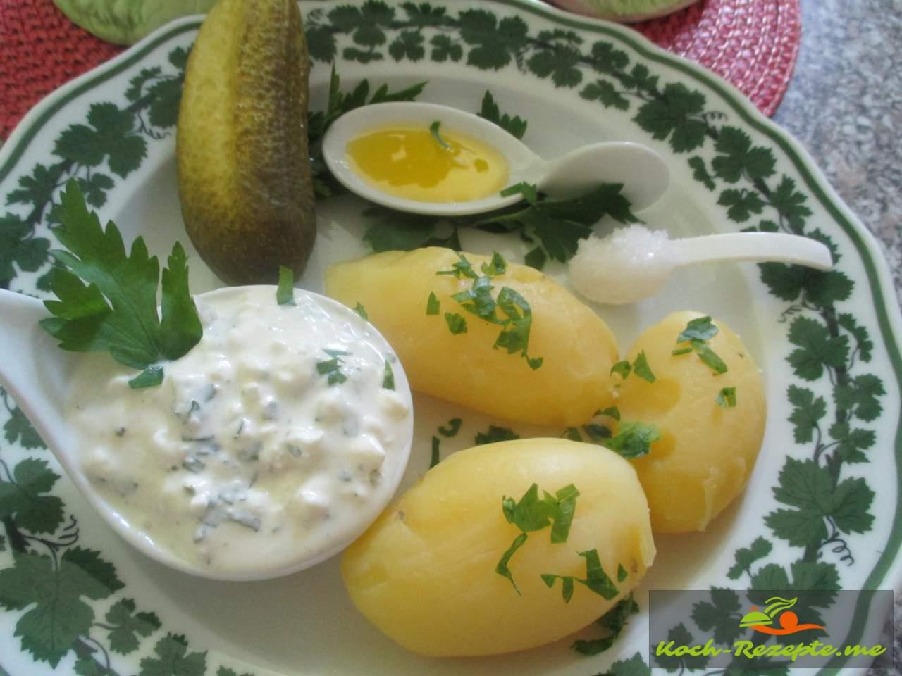 Omas Rezept Salzkartoffeln mit Leinöl und Kräuterquark