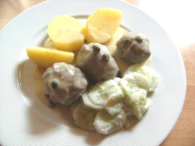 Rezept: Kartoffeln, Königsberger Klopse, Dillgurkensalat