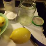 Vorbereitung für Salzzitronen