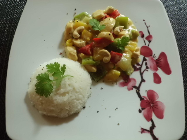 Rezept: Huhn mit Curry in Kokosingwer Sauce und Jasminreis