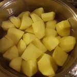 Kartoffeln in Salzwasser kochen