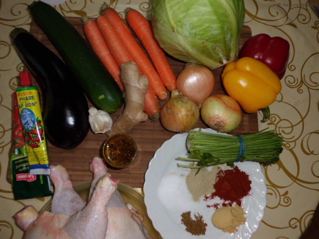 Couscous-Hähnchen Zutaten,wie Hähnchenkeulen,Zucchini,Auberginen,Möhren, Weißkohl