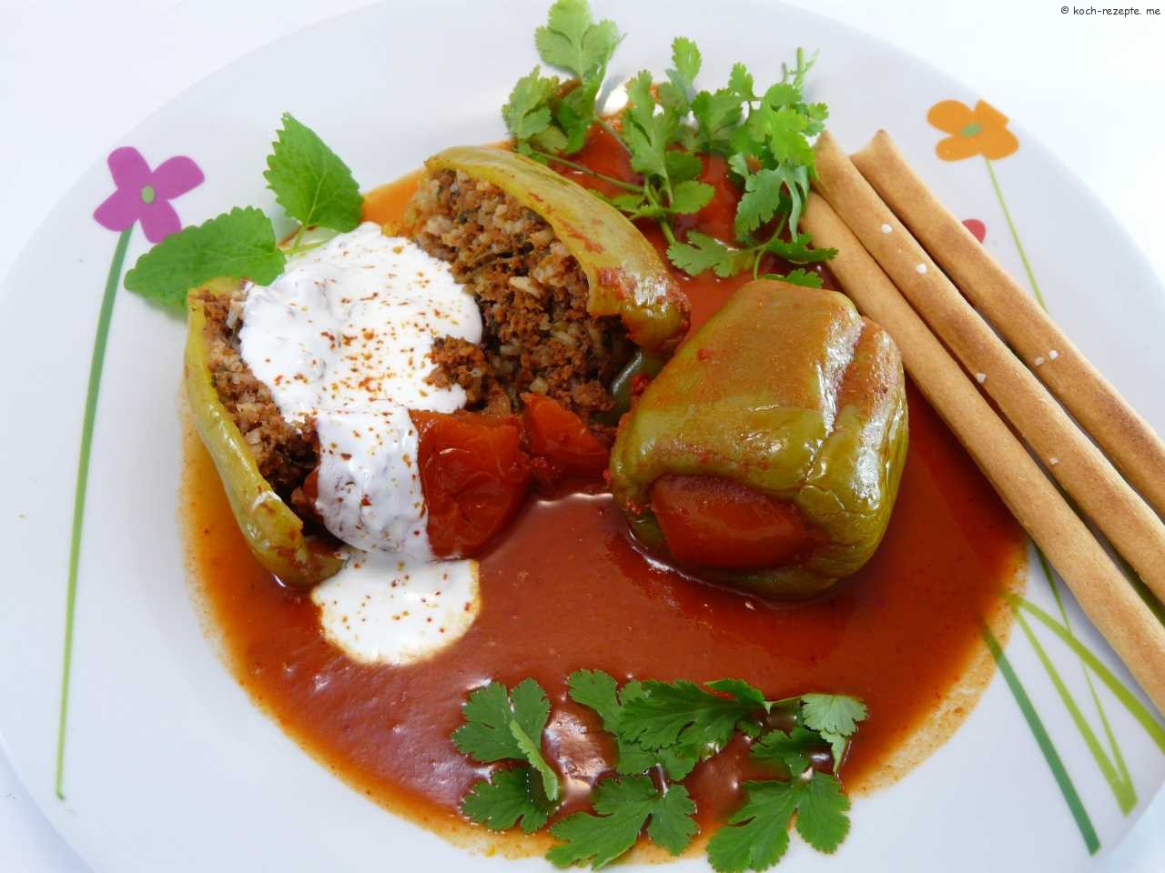 türkische Paprika, klassisches Hauptgericht Etli Biber Dolmasi