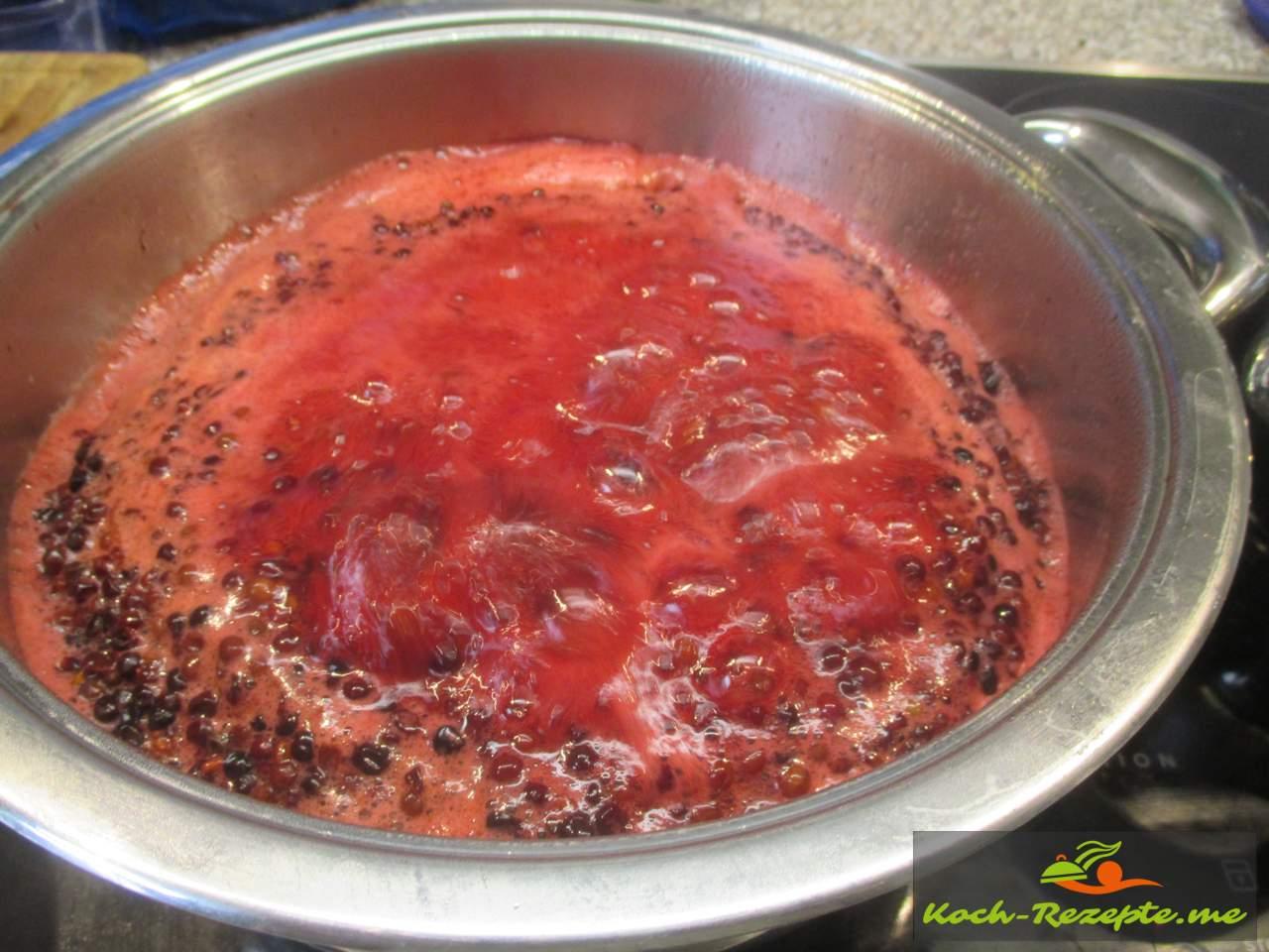 Fliederbeeren für Holunder Birnen Marmelade einkochen