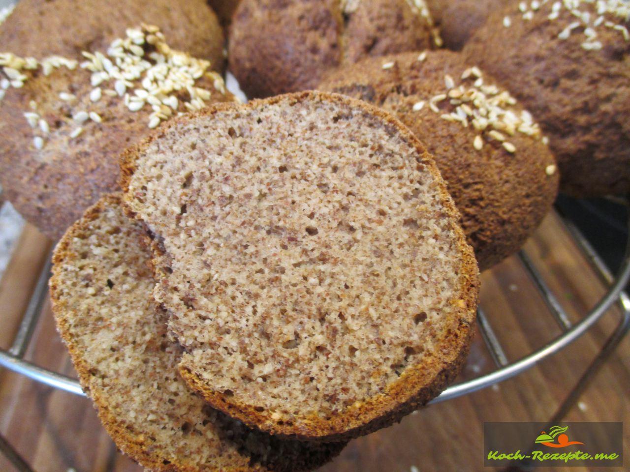 Low Carb Quarkbrotchen Mit Mandelmehl Und Leinmehl