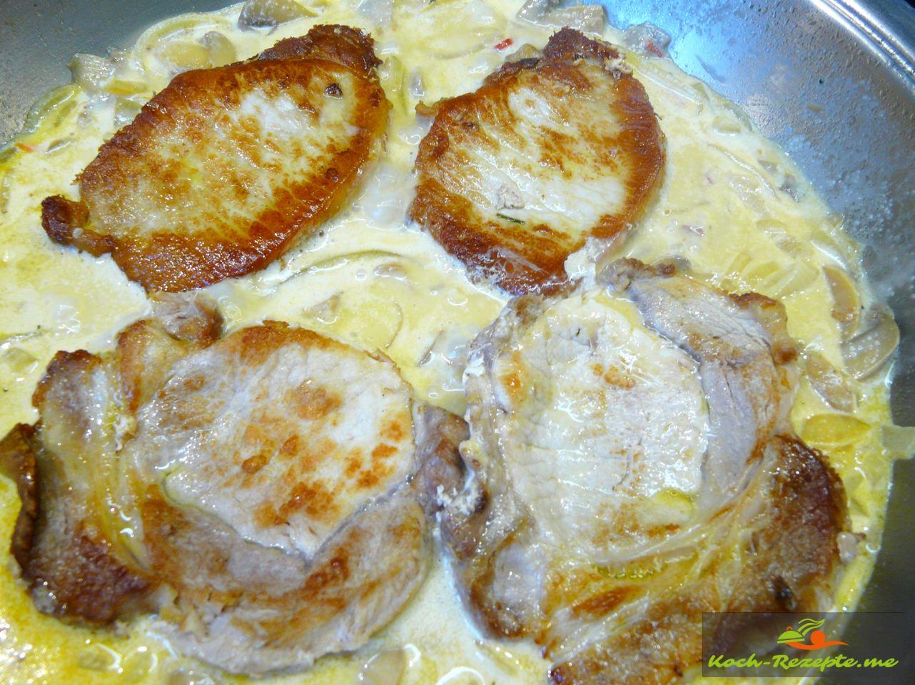 Champignon-Zwiebel-Schnitzel Sahnesauce klassisch braten
