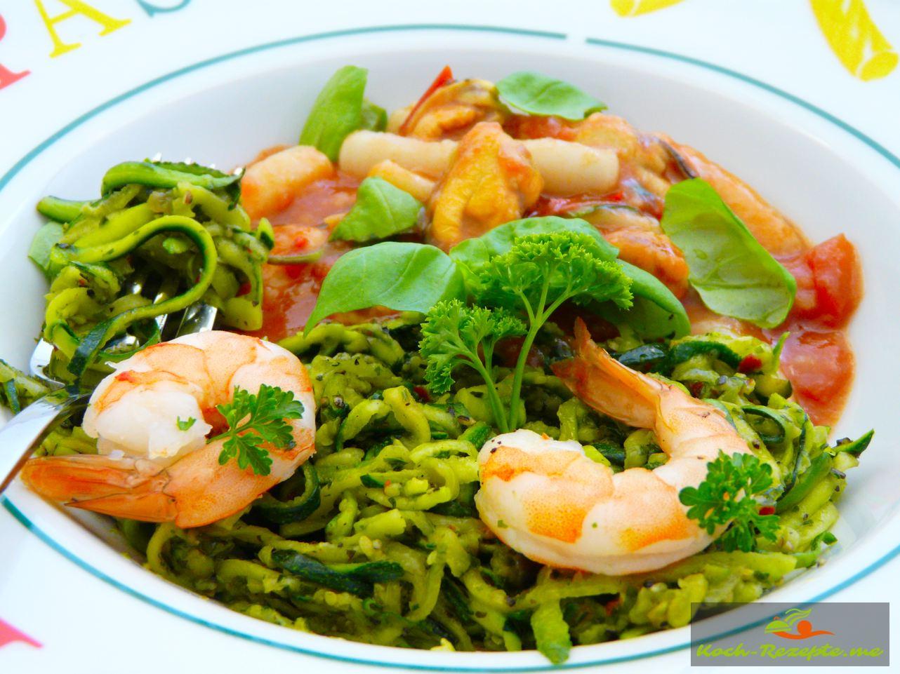 20150624_Low Carb Zucchini-Spaghetti_P1870004 - Koch-Rezepte.me