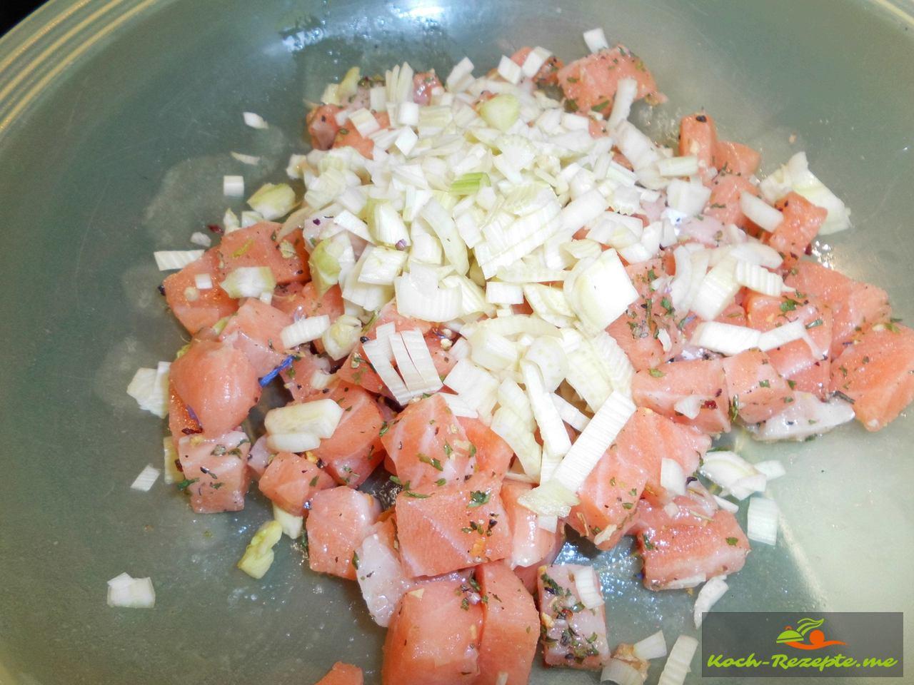 Blätterteig Kranz mit Lachs und Fenchel herzhaft gefüllt