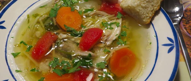 Nudelsuppe Rezept mit frischem Huhn kochen,Möhre,Lauch