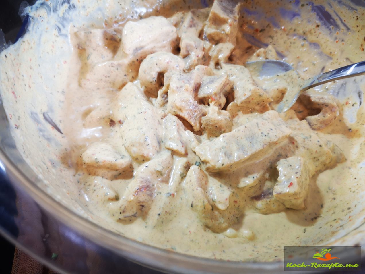 Schweinefilet Geschnetzeltes mit Champignon in Sahnesauce auf Pasta